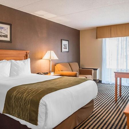 Comfort Inn Броквіль Екстер'єр фото
