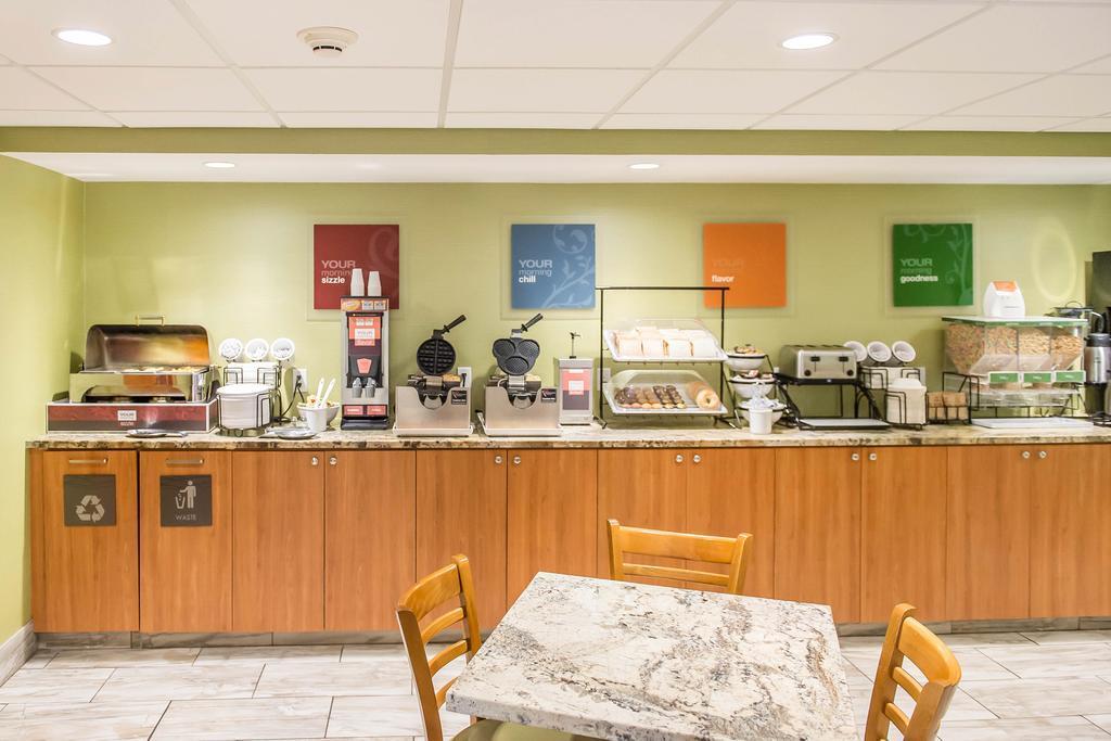 Comfort Inn Броквіль Екстер'єр фото