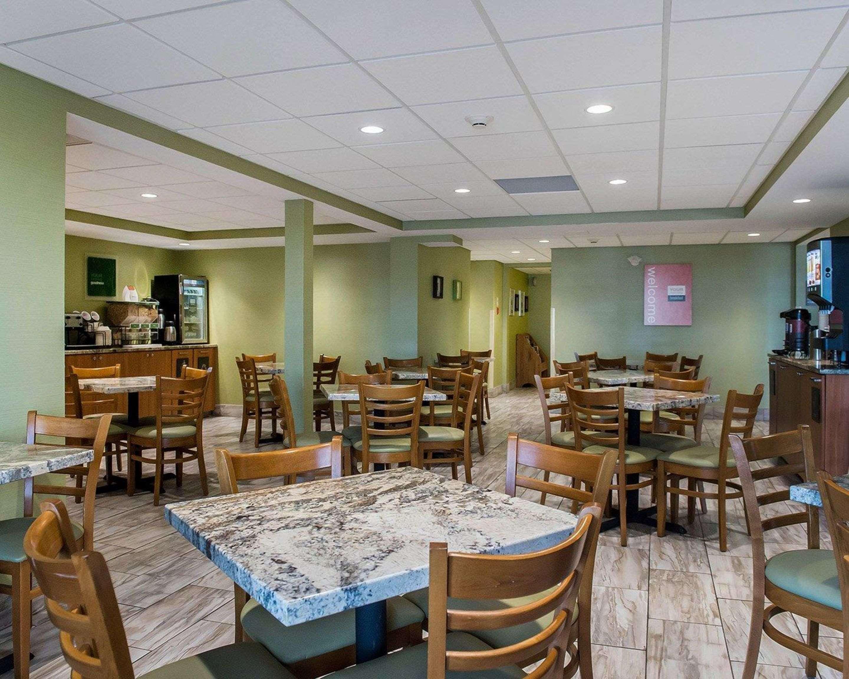 Comfort Inn Броквіль Екстер'єр фото