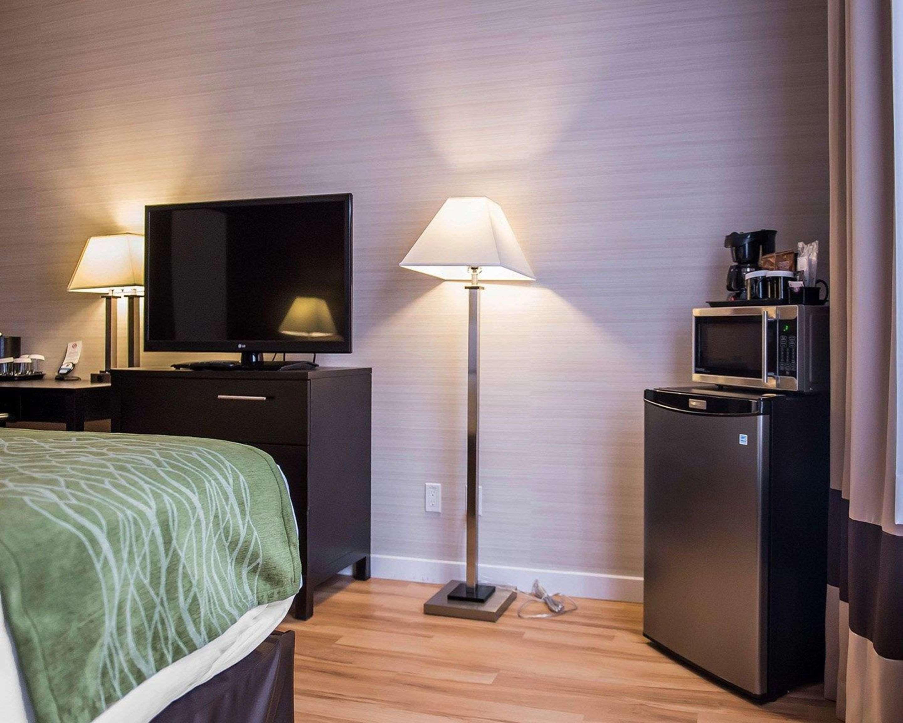 Comfort Inn Броквіль Екстер'єр фото