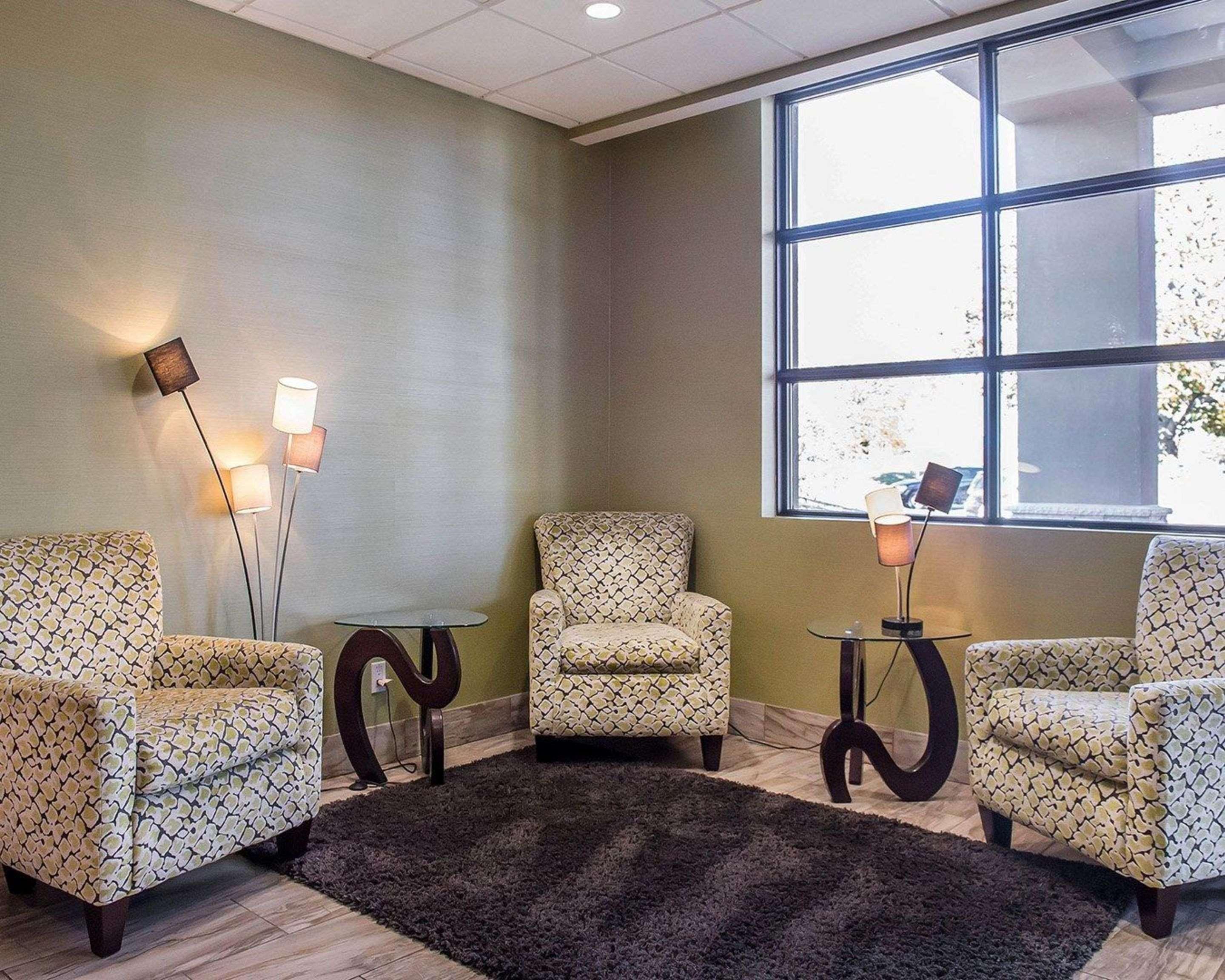 Comfort Inn Броквіль Екстер'єр фото