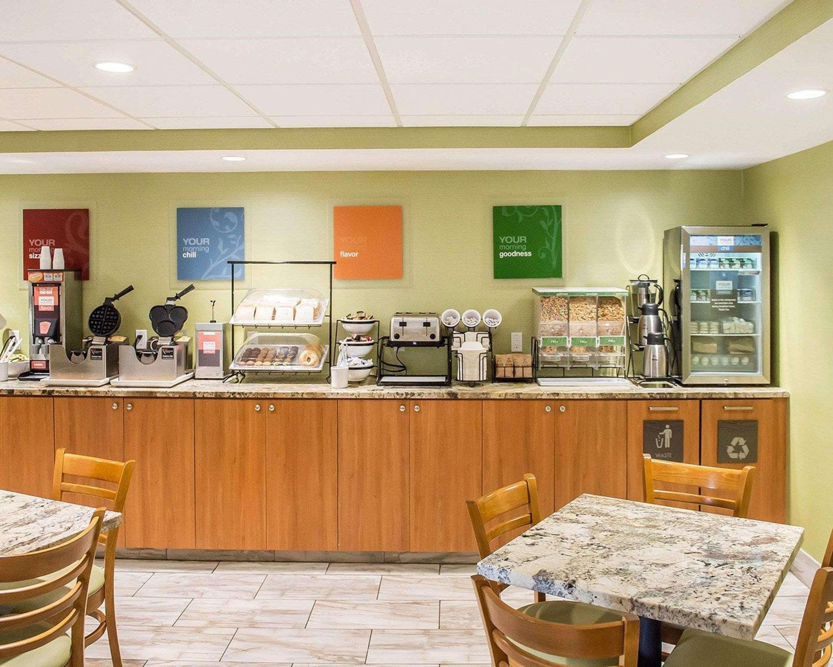 Comfort Inn Броквіль Екстер'єр фото