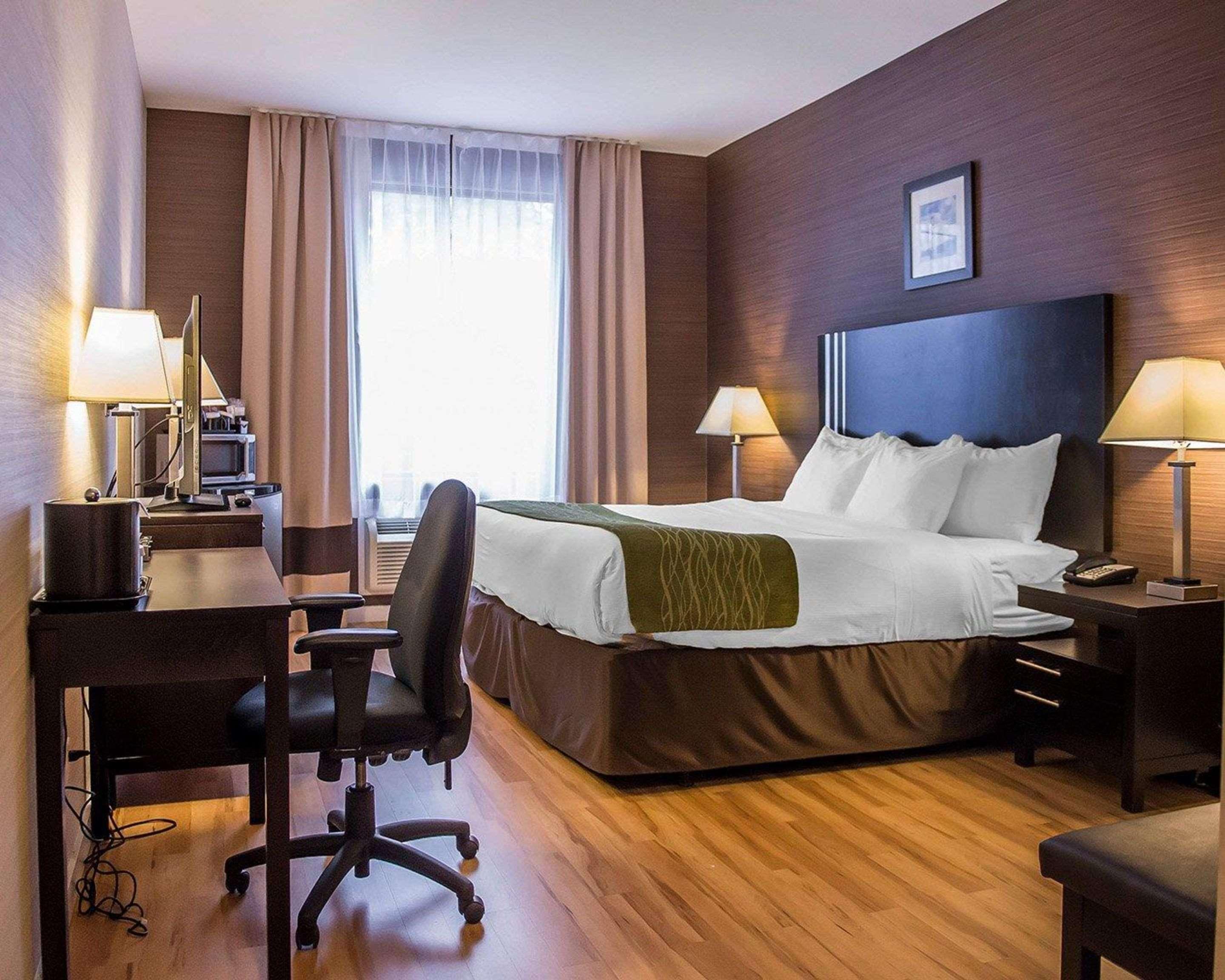 Comfort Inn Броквіль Екстер'єр фото