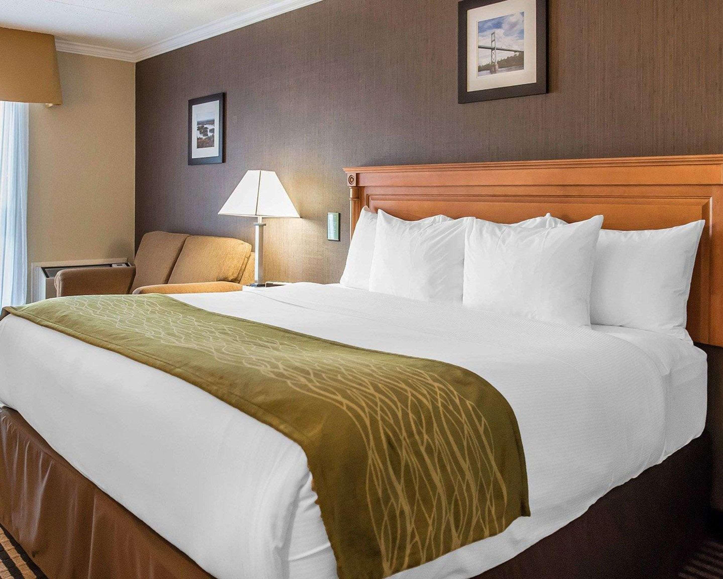 Comfort Inn Броквіль Екстер'єр фото
