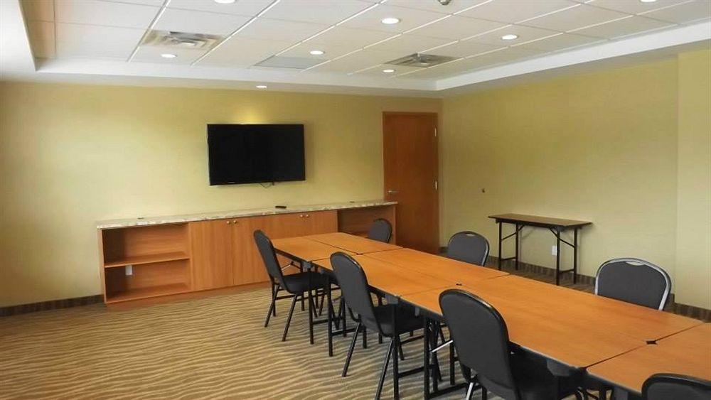 Comfort Inn Броквіль Екстер'єр фото