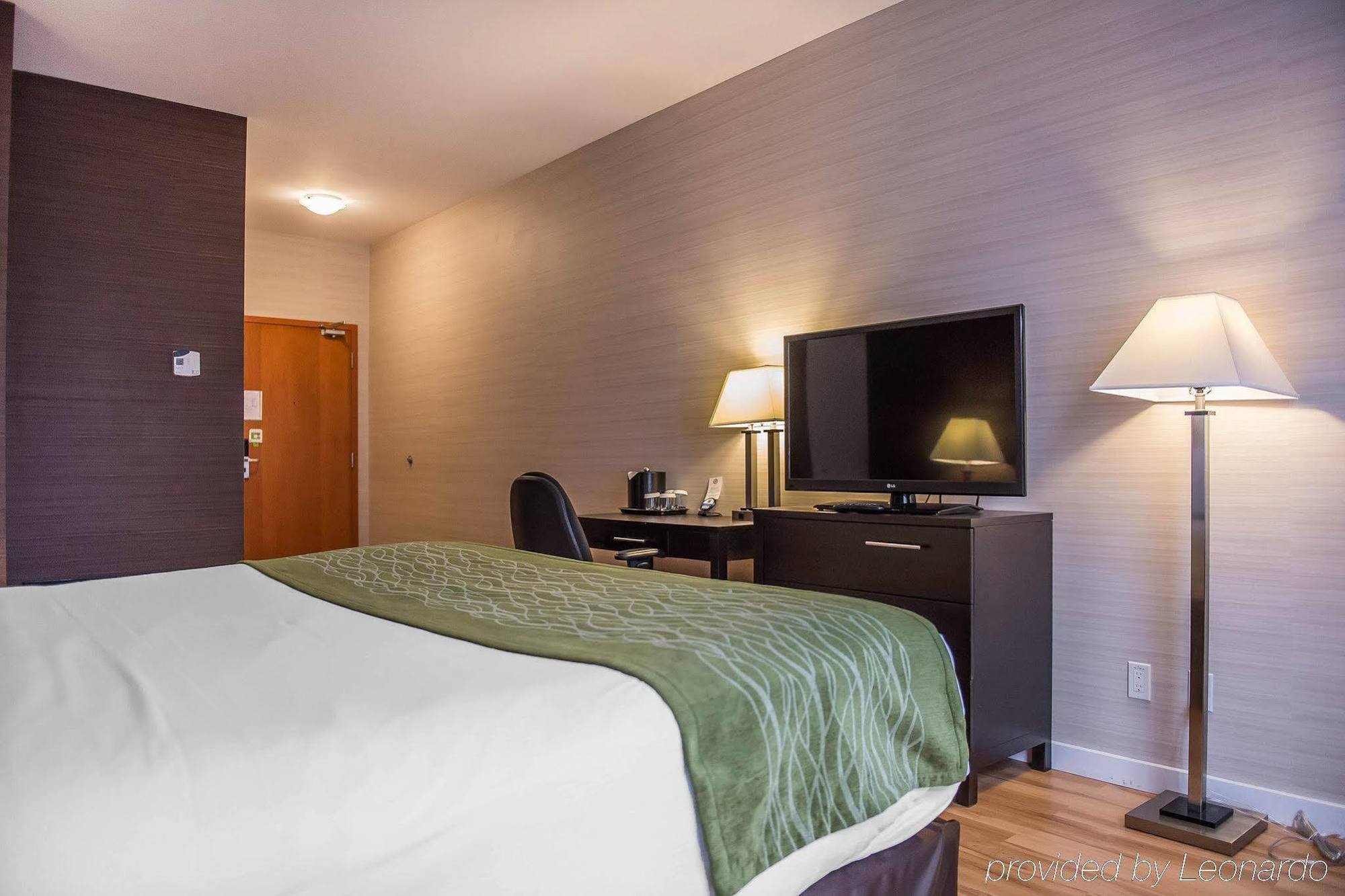 Comfort Inn Броквіль Екстер'єр фото