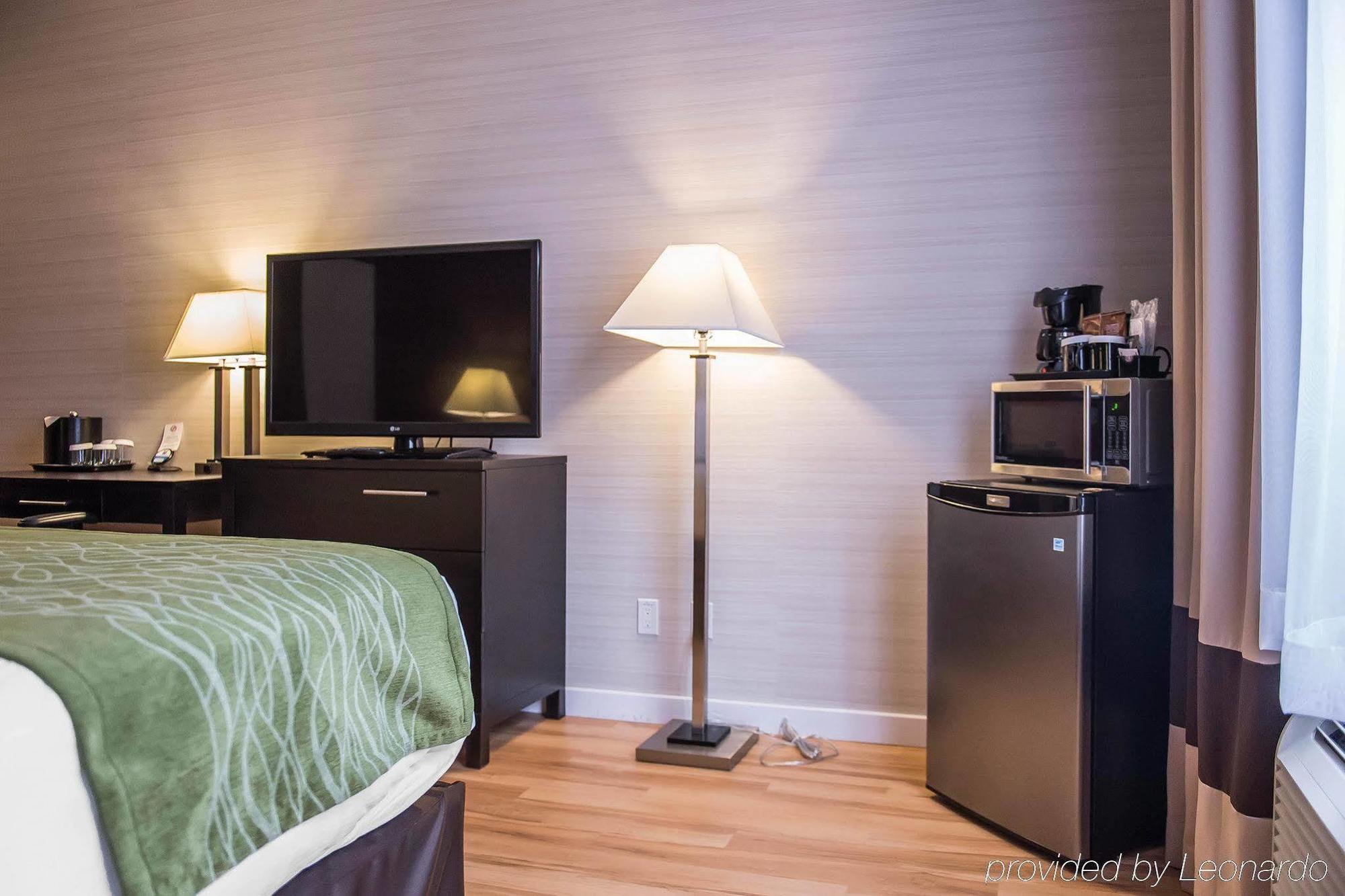 Comfort Inn Броквіль Екстер'єр фото