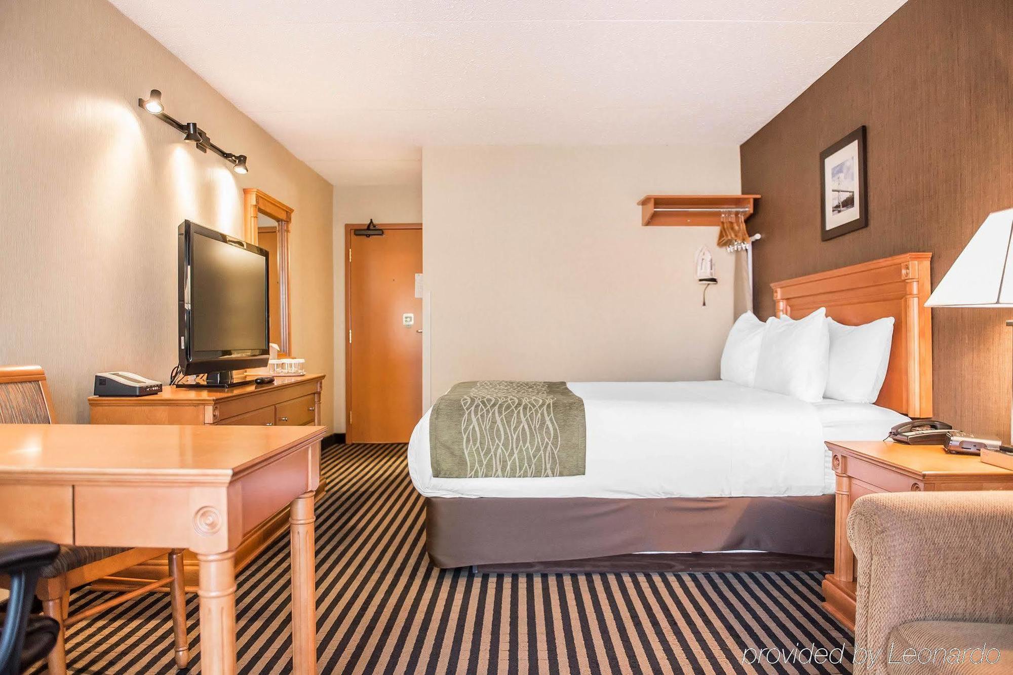 Comfort Inn Броквіль Екстер'єр фото