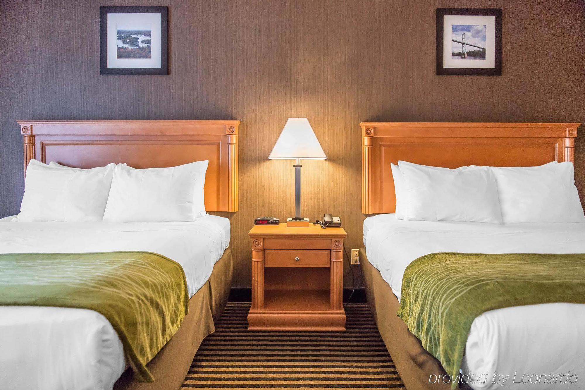Comfort Inn Броквіль Екстер'єр фото